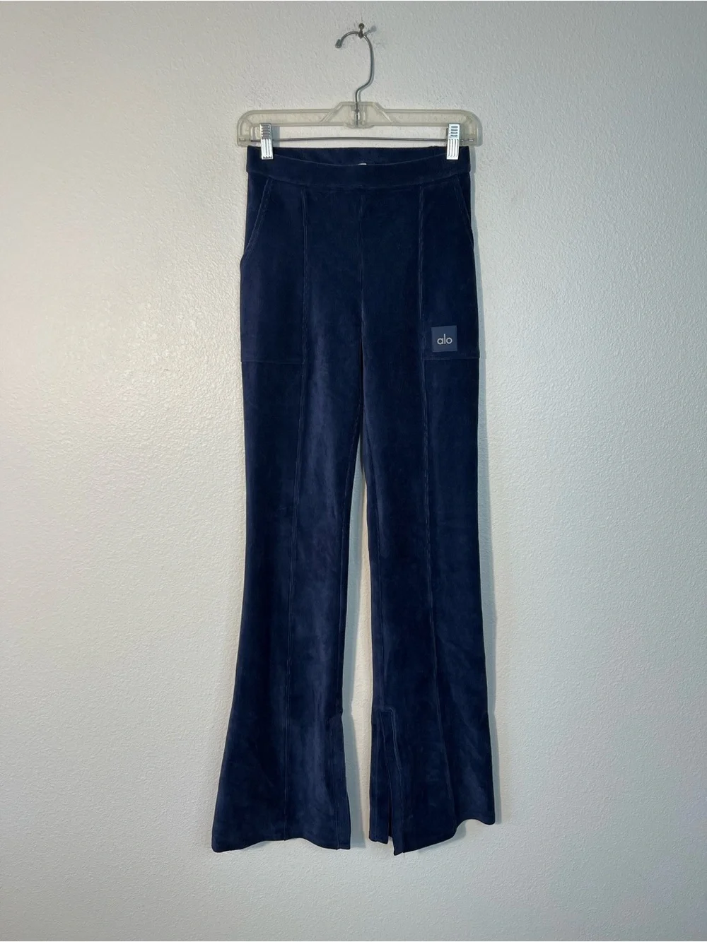 Alo Yoga Micro Corduroy High-Waist Winter Break Flare Pant Size Small Blue